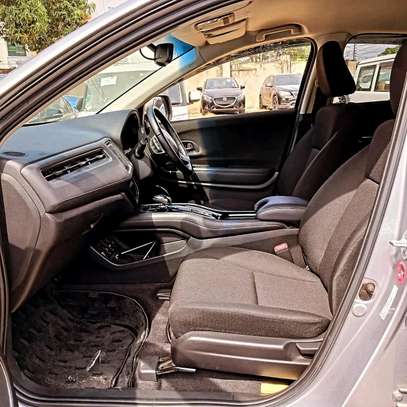 Honda Vezel hybrid silver 2018 image 5