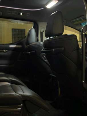 TOYOTA ALPHARD EXECUTIVE HYBRID E FOUR 2019MODEL image 10