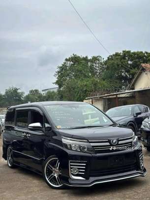 Toyota Voxy black WXB 2017 image 2