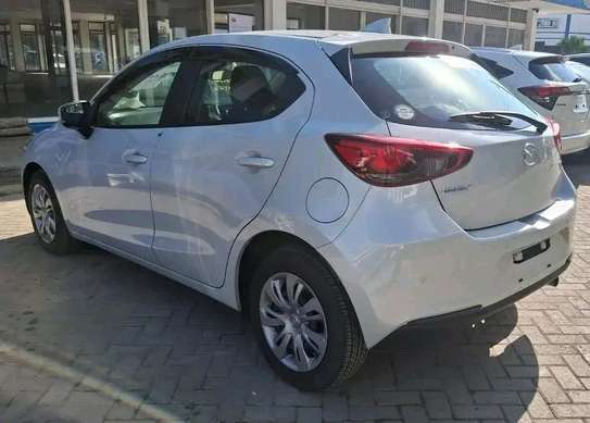 Mazda 2 2020 pearl image 3