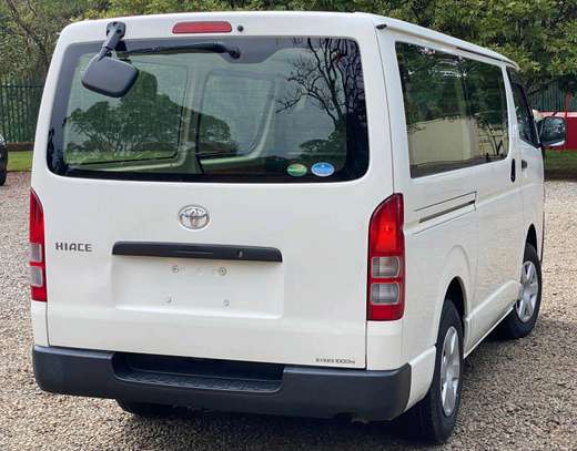 Toyota Hiace 7L white color fully loaded 2019 model. image 4