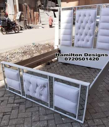 QUEENSIZE BEDS image 2