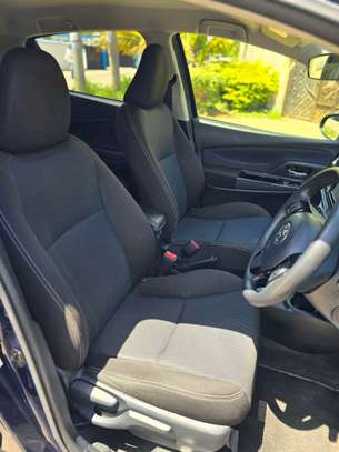 Toyota vitz hybrid image 9