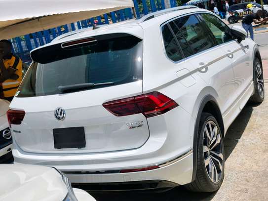 Volkswagen Tiguan image 8