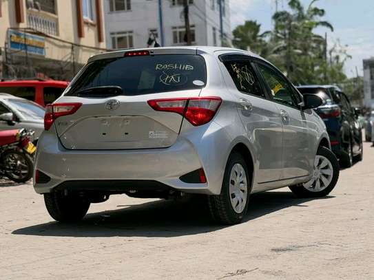 Toyota  vita 1000 image 2