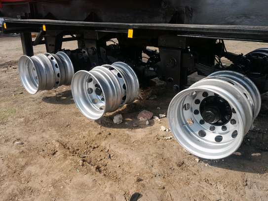 Tipping trailer image 4