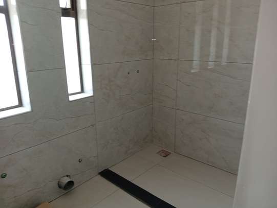 3 Bed Townhouse with En Suite at Kanamai Area image 8