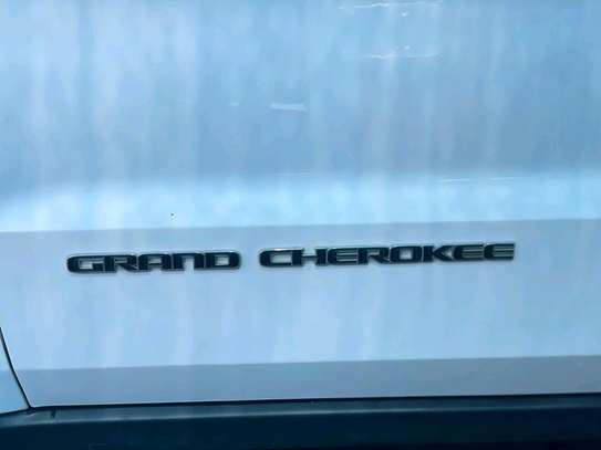 JEEP GRAND CHEROKEE 2018MODEL SUNROOF image 9