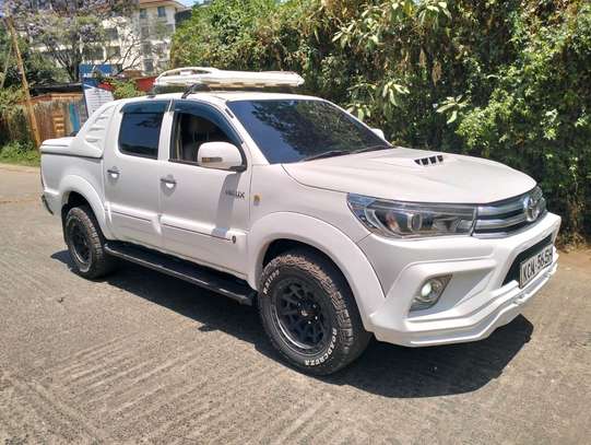 TOYOTA HILUX DOUBLE CAB AUTOMATIC 2010 MODEL image 3