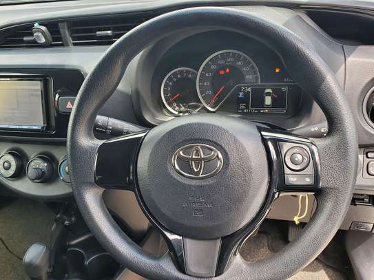 Toyota vitz image 4