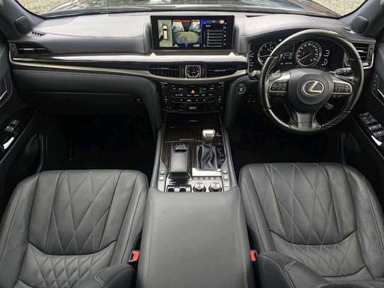 2020 Lexus LX570 image 7
