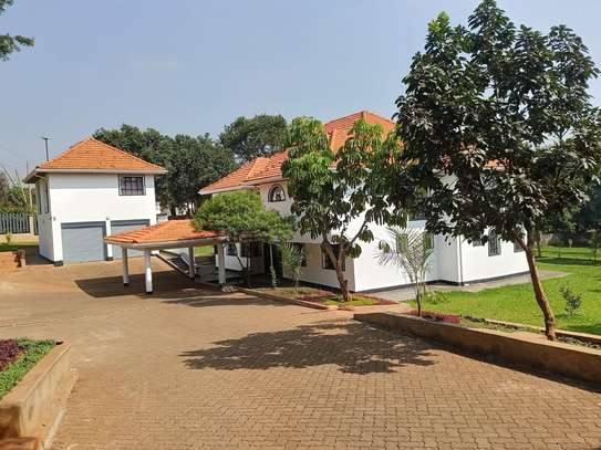 5 Bed House with En Suite at Ridgeways image 15
