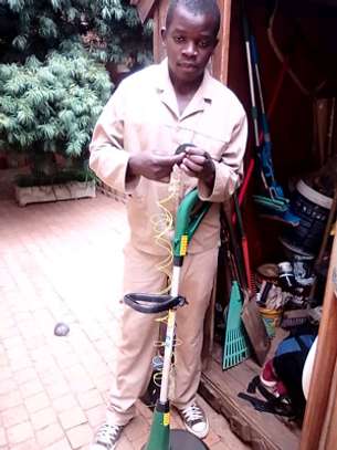 House Managers, Housekeepers, Chefs/Cooks, Estate Managers, Butlers, Chauffeurs/Drivers, Cleaners & Garden Services in Nairobi. image 8