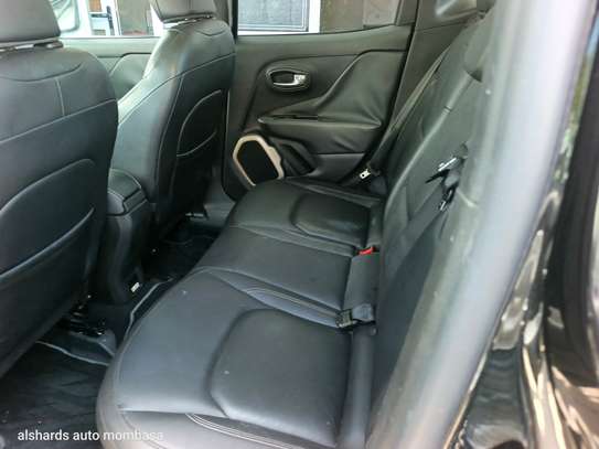 Jeep Renegade image 3