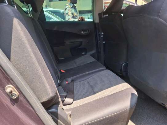 Toyota Ractis 1500cc image 6