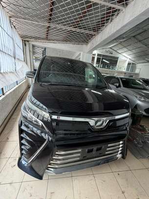 TOYOTA VOXY WXB 2019MODEL image 2
