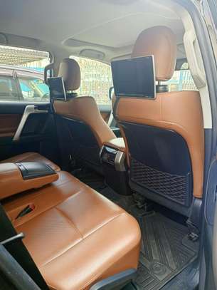 Toyota land cruiser prodo tx  2019 model image 9