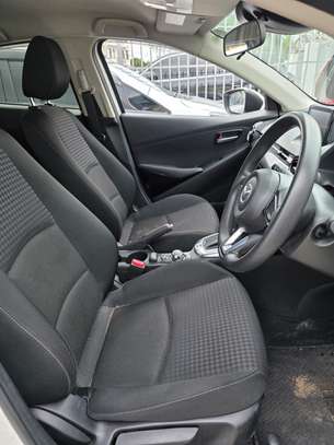 Mazda Demio image 6