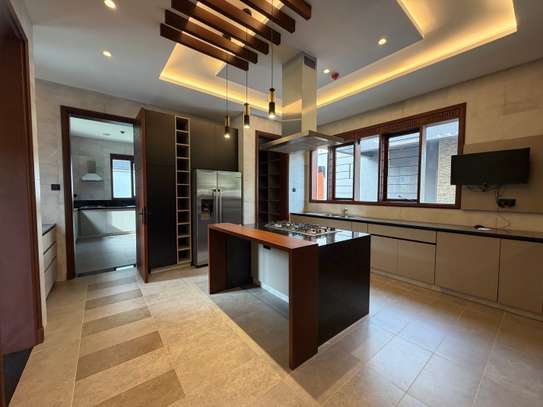 4 Bed House with En Suite in Runda image 4