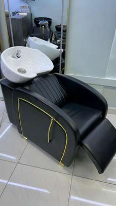 Salon sink image 3
