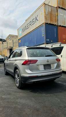 Volkwagen  Tiguan TDI image 8