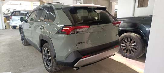 Toyota Rav4 Green 2020 image 9