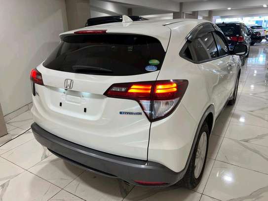 Honda Vezel hybrid white 2017 2wd image 11