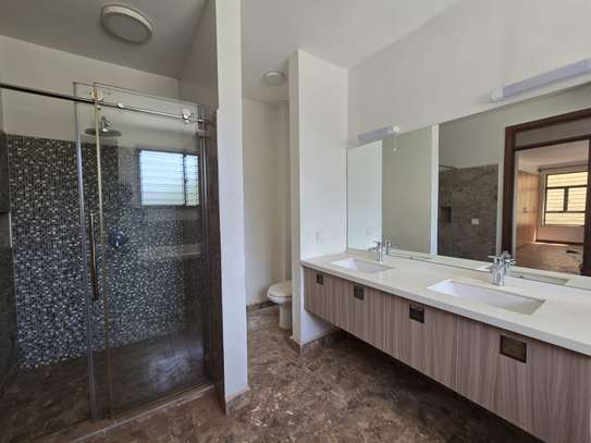 5BR Home + DSQ – Lavington | KSh 450K image 12