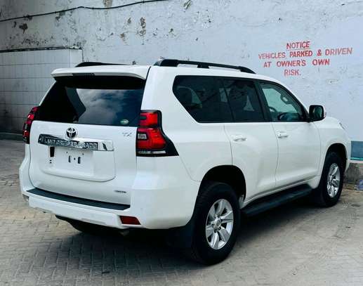 TOYOTA LANDCRUISER PRADO TX.L 2019MODEL SUNROOF image 2