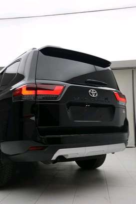 Land cruiser LC300 GR SPORTS image 10
