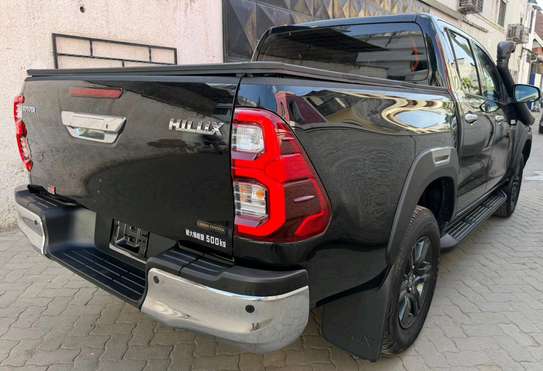Hilux double cabin 2020 model image 2