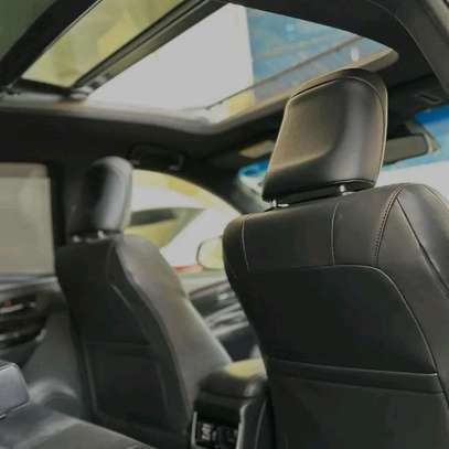 Toyota Harrier pearl image 3