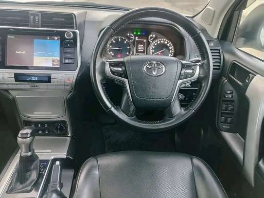 Toyota landcruiser vxl image 7
