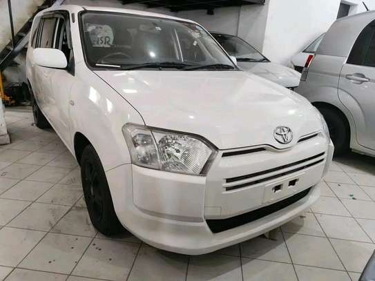 Toyota succeed pearl white image 3