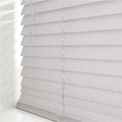 Aluminium venetian roller blinds image 3