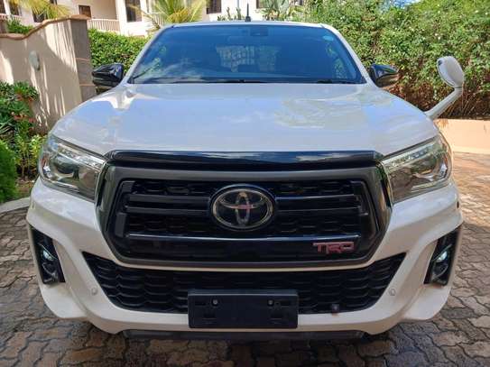 TOYOTA HILUX DOUBLE CABIN 2019MODEL image 2