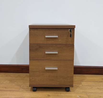 Cabinets : 3-Drawer Wooden Pedestal Cabinet image 3