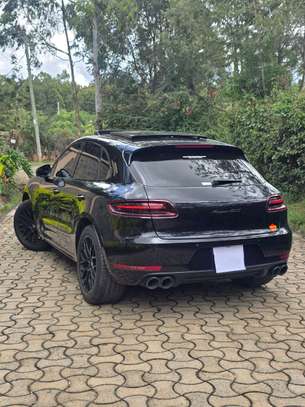 2018 porche macan GTS image 2