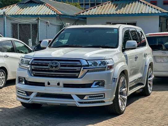 Toyota land Cruiser V8 ZX 2019 WALD image 2
