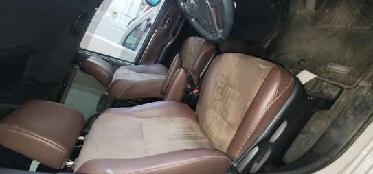 Esquire 7seater image 2