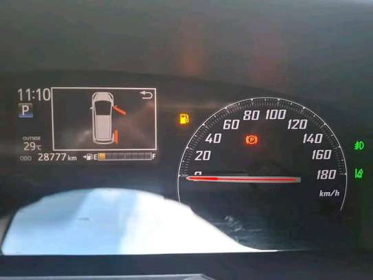 Toyota sienta pearl white image 11