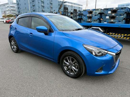 Mazda demio petrol image 5