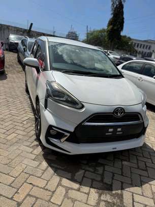 Toyota sienta modelista image 11