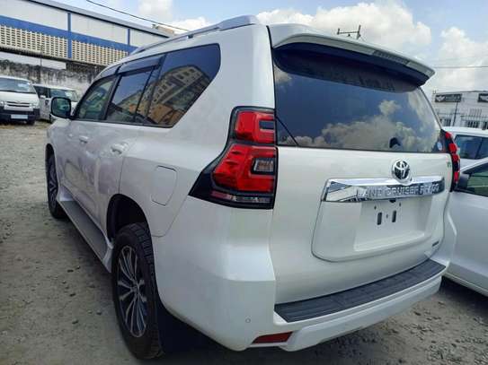 Toyota Land cruiser prodo tx 2019 model image 6