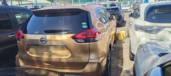 Nissan SUV X-Trail 2019 Gold Spacious Smooth Ride image 11