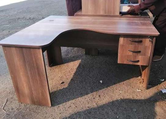 Executive L-Shape office desk image 14