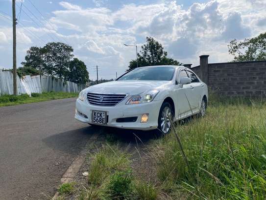 TOYOTA CROWN ROYALSALOON image 2