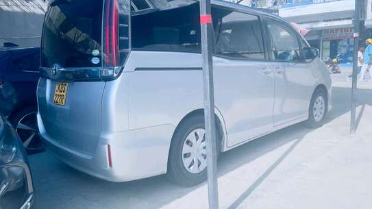 Toyota noah 2017  8 seater normal image 3