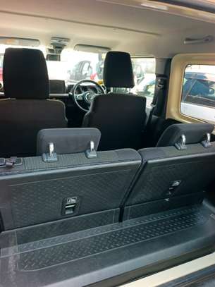 Suzuki jimny 660 cc image 6