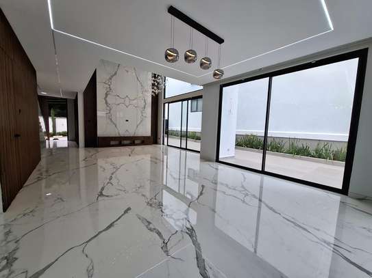 6 Bed Townhouse with En Suite in Lavington image 3
